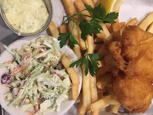 Nellys fish and coleslaw