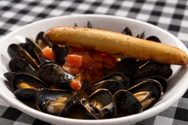 Tomato and Basil Mussels