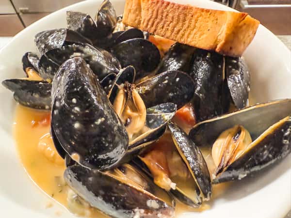 Tomato and Basil PEI Mussels