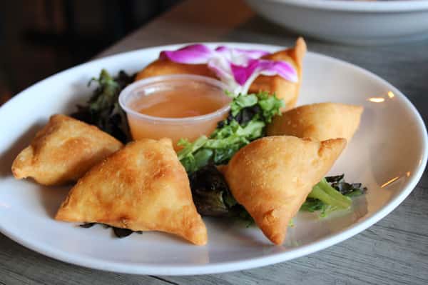 Lobster Rangoons (6)