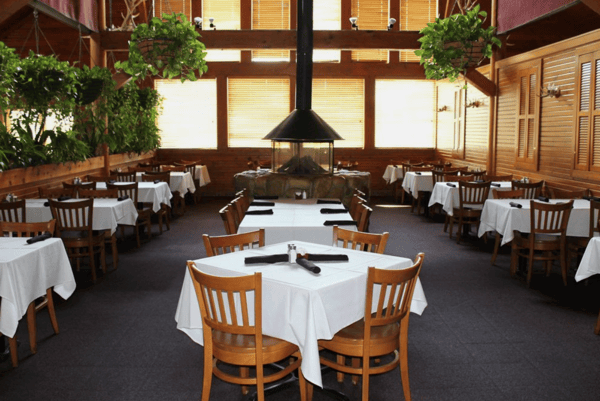 dinign room with tables and chairs