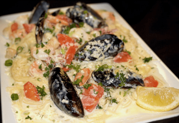 fettuccine with mussles and tomatoes