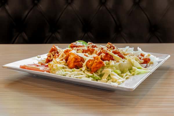 BUFFALO FRIED CHICKEN SALAD