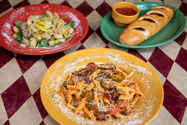 Pasta, calamari, calzone