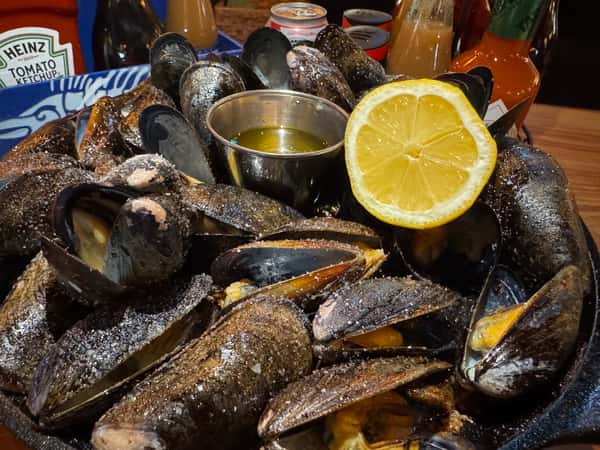 BLACK IRON MUSSELS