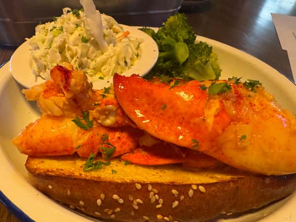 LOBSTER ROLL
