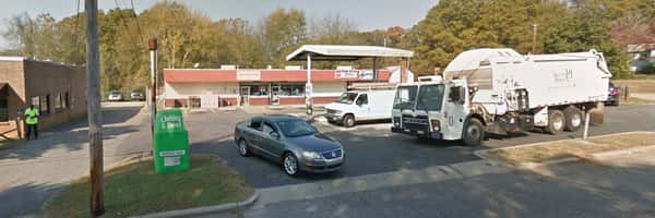 Outside view of Lee's quick stop
