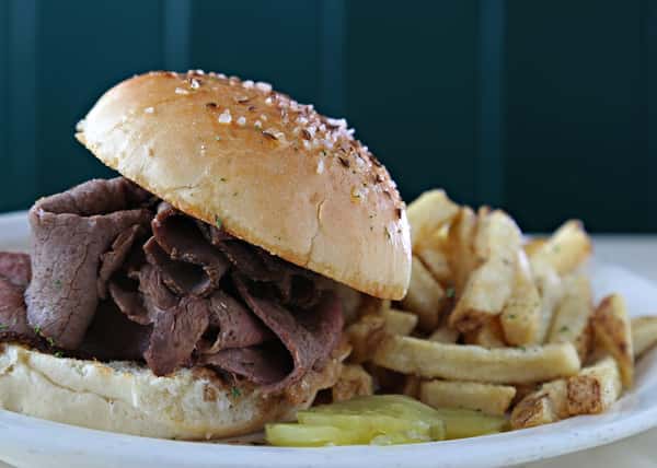 Roast Beef on a Weck Roll