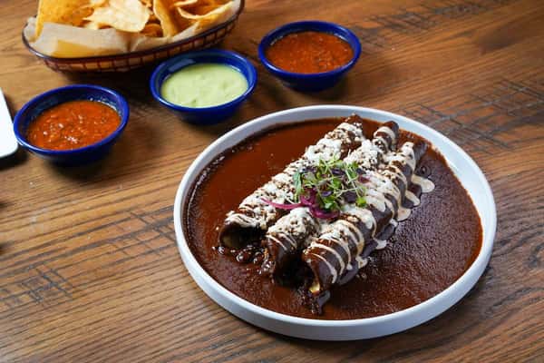 Flautas Con Mole