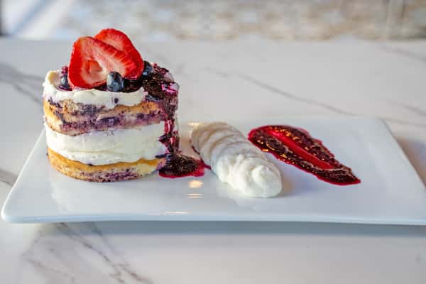 Berry Chantilly Cake