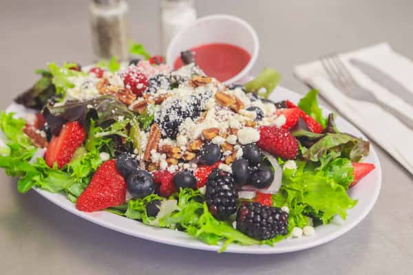 berry crunch salad