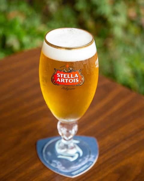 Nothing complicated—just Stella Draft poured cold and ready to hit the spot 🍺 Pull up, raise a glass, and enjoy Stella Draft at Gaslamp Bar & Grill. #GaslampBarAndGrill #StellaDraft #DraftBeer