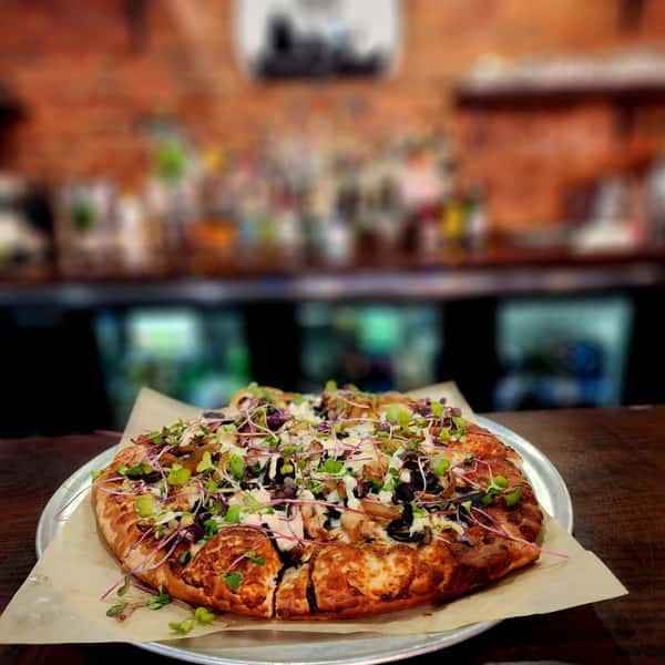 Garlic Mushroom & Chicken Pizza