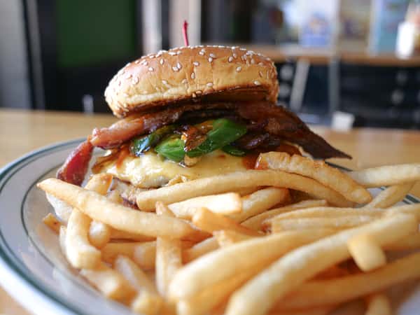 Bacon BBQ Burger*