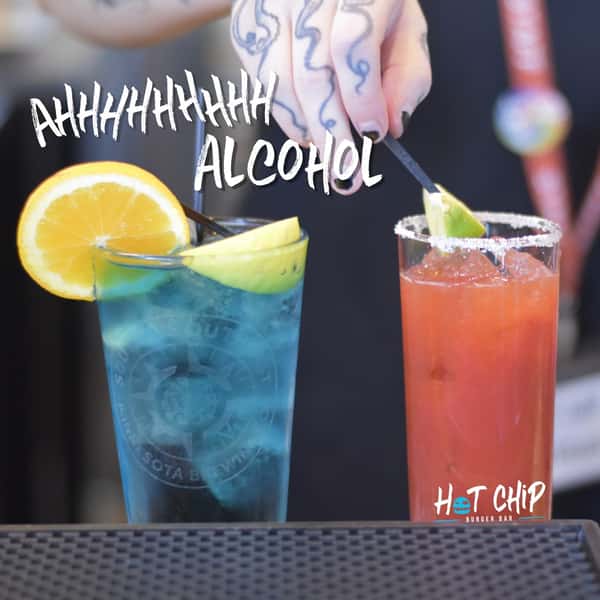 Unwind, relax, we got you 🙂
.
Don't forget to try our signature cocktails, like The Lonely Island, Strawberry Daiquiri🍹, Maple Old Fashioned🥃, and more! 
.
#hotchip #rochestermn #rochmn #hotchipburgers #hotchipburgerbar #cocktails #drinks #oldfashioned #bar #longislandicedtea #daiquiri