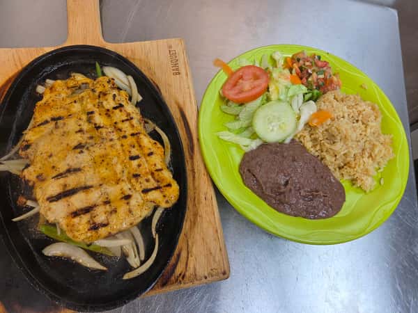 Pechuga de Pollo / Grilled Chicken