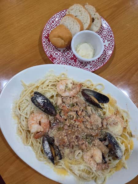 Pasta Marinera / Seafood Pasta