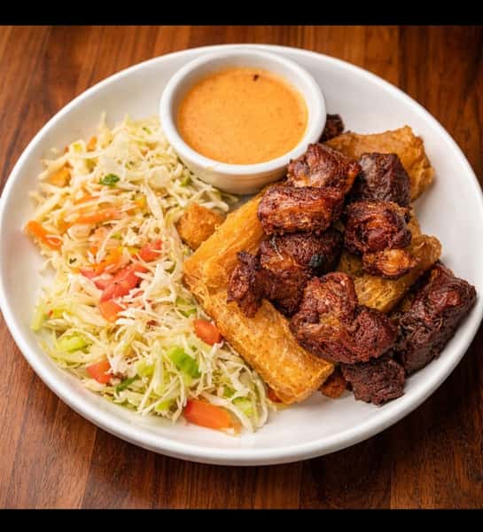 Yuca Con Chicharrón