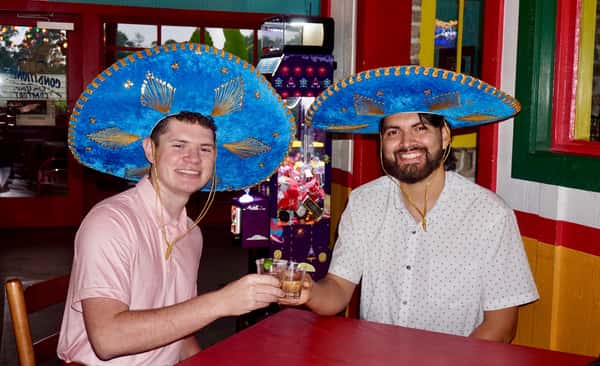 The weekend is here! 🎉
You know what that means… it’s time to grab your favorite people and head to Don’Key for delicious food, refreshing drinks, and a good time! 🫏
So, who are you bringing with you this weekend? 👀