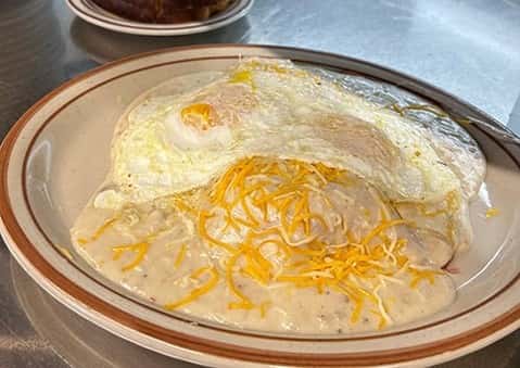 Biscuits and Gravy is the kind of comfort that keeps people coming back—warm, satisfying, and made for those moments when only a true classic will do 🤍 Stop by Aunt Alice's Kitchen and enjoy Biscuits and Gravy today.

#AuntAlicesKitchen #BiscuitsAndGravy #ComfortFood
