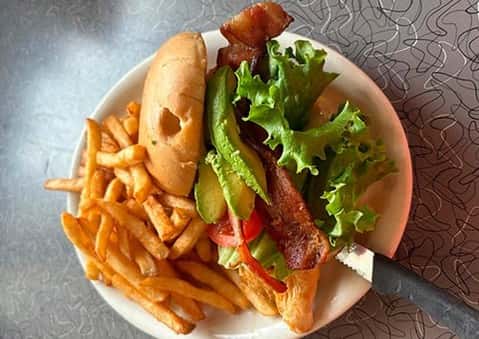 California Grilled Chicken brings together tender chicken breast, smoked bacon, avocado and swiss on a toasted bun for a bite that's savory, creamy, and seriously satisfying 😋 Aunt Alice's Kitchen knows how to make California Grilled Chicken stand out with simple flavors that just work. 🥑

#AuntAlicesKitchen #CaliforniaGrilledChicken #ChickenLovers #ToastedBun