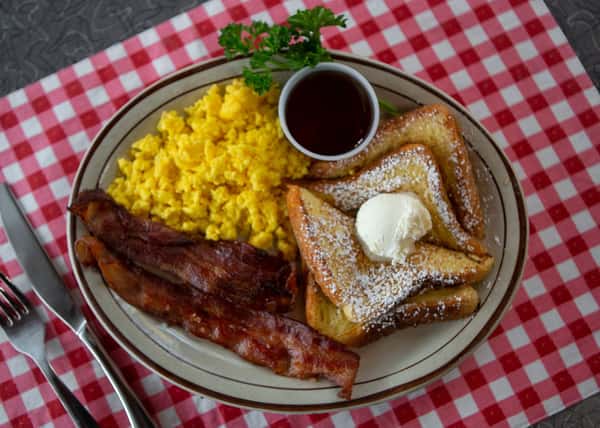 Some breakfasts just know how to hit the spot. French Toast Combo brings together sweet, savory, and satisfying with 2 eggs and your choice of ham, bacon or sausage 🍞🍳 Stop by Aunt Alice's Kitchen and enjoy French Toast Combo soon.

#AuntAlicesKitchen #FrenchToastCombo #BreakfastFavorites
