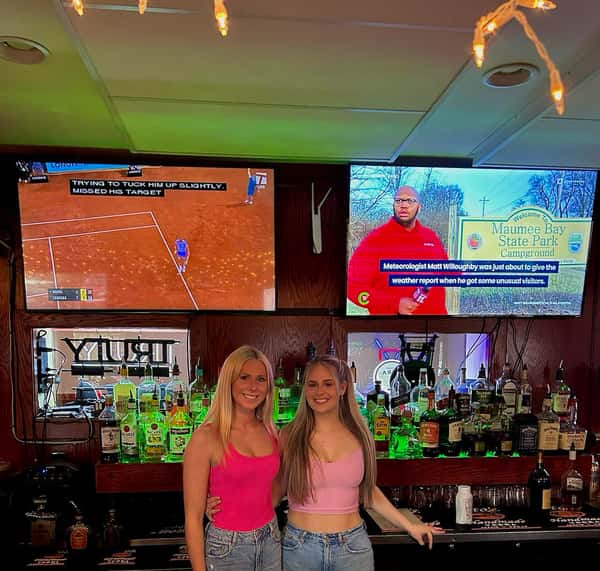 Kosta's Restaurant and Bar