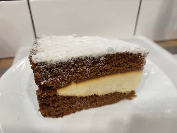 Gingerbread Cake with a Vanilla Cream Mousse Filling