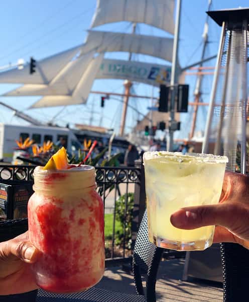 🍂🍹 Sunday Funday at Claim Jumper! Fall weekends call for delicious apps, refreshing cocktails, and good times on the patio! 🍁🥨
Grab your crew, kick back, and make the most of your Sunday with great food and even better company! 🥂