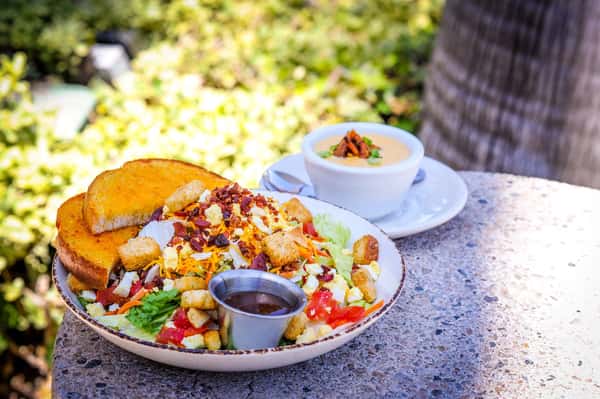 Lunch break, upgraded. 🙌 Stop in for weekday lunch starting at $13