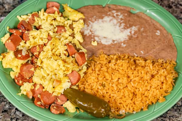 Huevos Con Salchicha