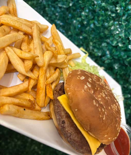 Hamburger & Fries