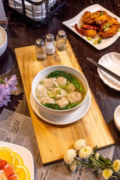 49. 雲吞湯 Pork & Shrimp Wonton Soup