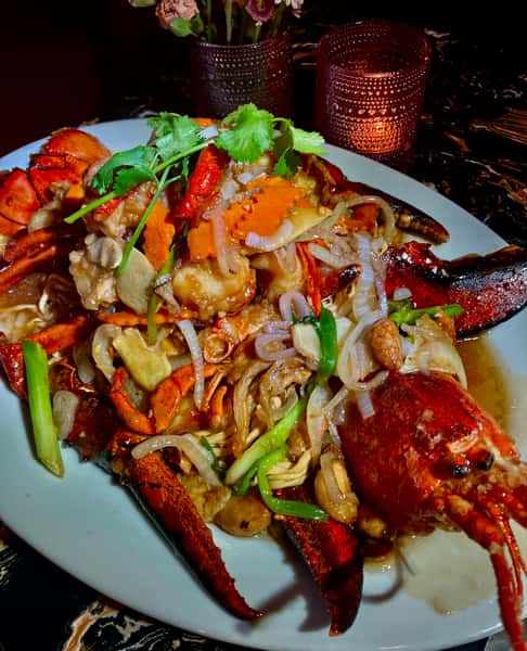 龍蝦伊麵 Ginger & Scallion Lobster with Noodle