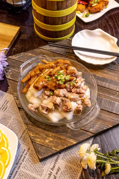 41. 鳳爪排骨腸粉 Steamed Rice Rolls with Pork Ribs & Chicken Feet