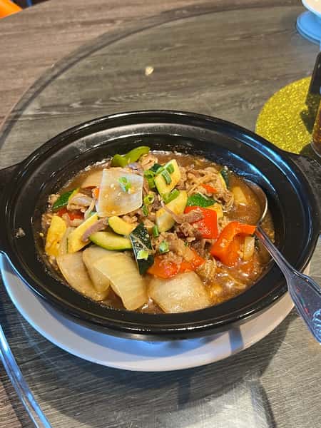 沙爹肥牛金菇煲 Beef and Enoki Mushroom with Satay Sauce