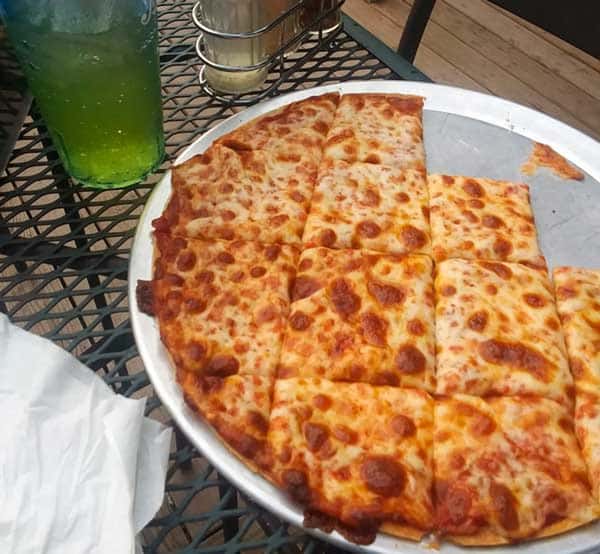 landing pizza