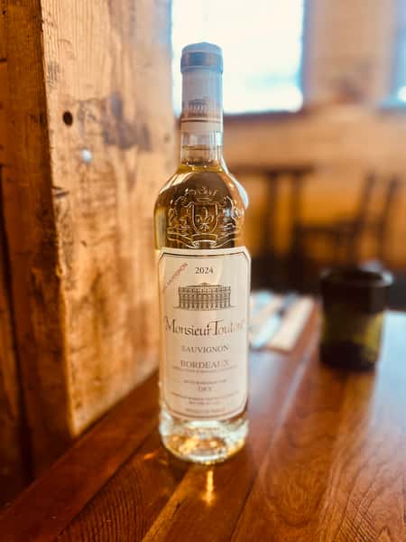 Monsieur Touton Sauvignon Blanc Bottle