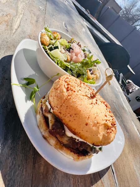 Burger on 5th