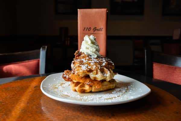 CHICKEN & WAFFLES