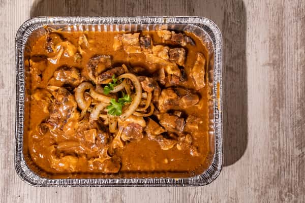 Oxtails & Gravy with One Pan of Turmeric Rice