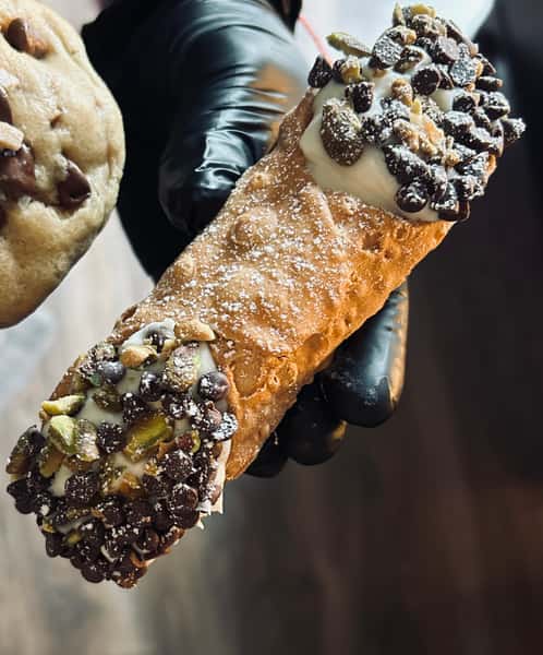 Large Cannoli