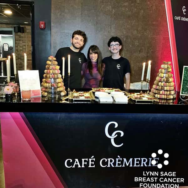 Café Crèmerie was honored to be included in a beautiful evening supporting the Lynn Sage Breast Cancer Foundation. 💗

Our Owner, @lisagasparian , General Manager Chase, and Team Lead Max were grateful to be part of such a meaningful event.

Thank you @lynnsagebreastcancer for bringing our community together in support of such an important cause. 🎀

#cafécrèmerie #lynnsagefoundation #lisagasparian