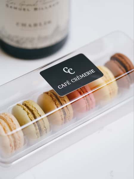 Macaron o’clock is basically any time at Café Crèmerie. 💛
Pair them with your favorite latte, bring a box home, or order a few for the table because honestly, life is better with macarons.
.
.
.
#CaféCrèmerie #RiverNorth #FultonMarket #TheSweetLife #WomanOwned