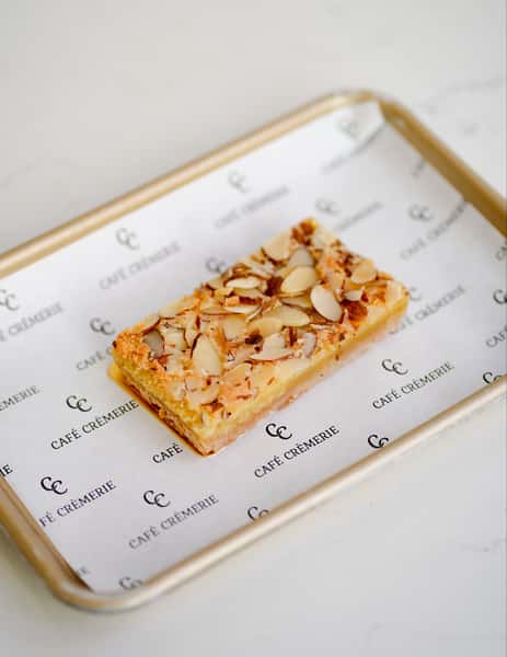 Say hello to your new sweet obsession.
Our Almond Bar is giving crunchy, creamy, chocolatey perfection in every bite. The kind of treat you grab “just because” and immediately want another one.
Pair it with your favorite coffee and call it a very good day. 💛
.
.
.
#CaféCrèmerie #RiverNorth #FultonMarket #TheSweetLife #WomanOwned
