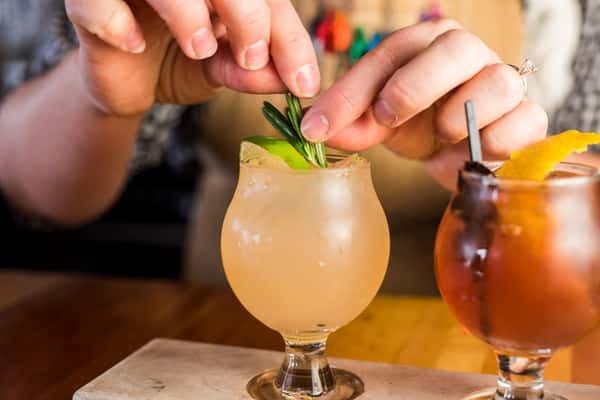Garnishing cocktail