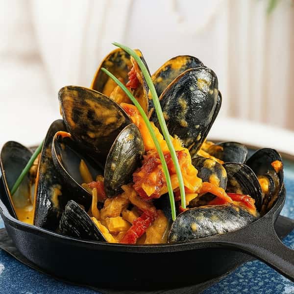 Saffron Steamed Mussels