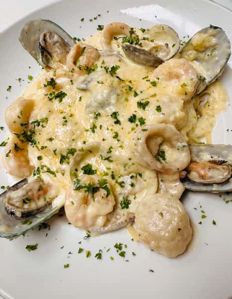 Seafood Alfredo