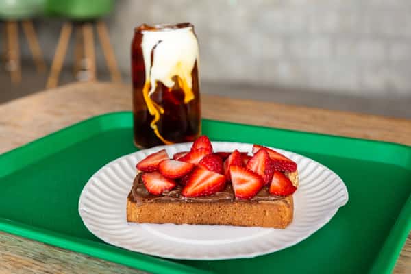 nutella strawberry toast
