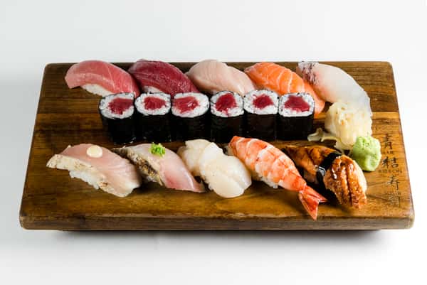 Sushi Deluxe Platter